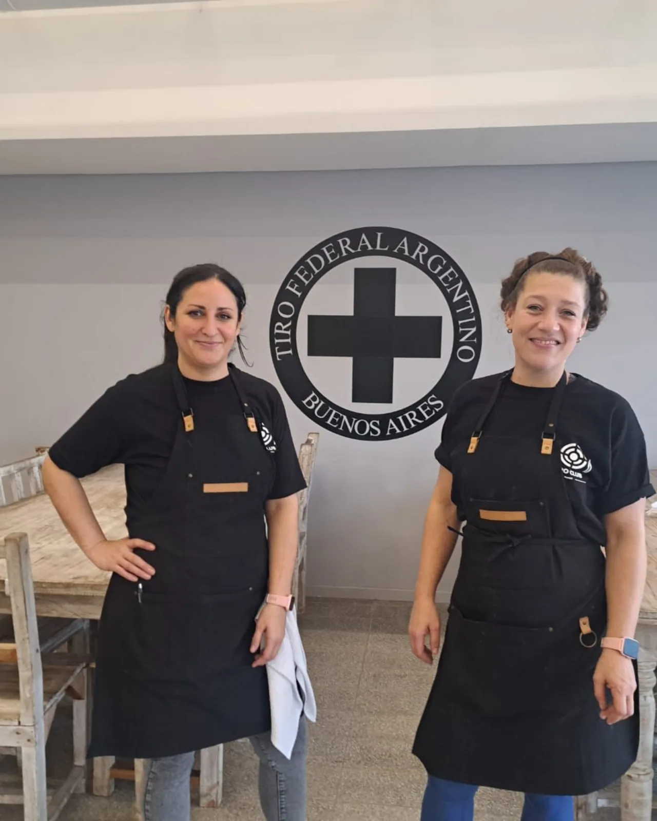 Silvina y Jimena, de J&S Catering y Eventos, en el Buffet del Tiro Federal
