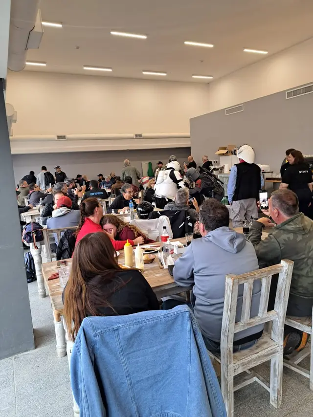 Salón del Tiro Federal durante un almuerzo
